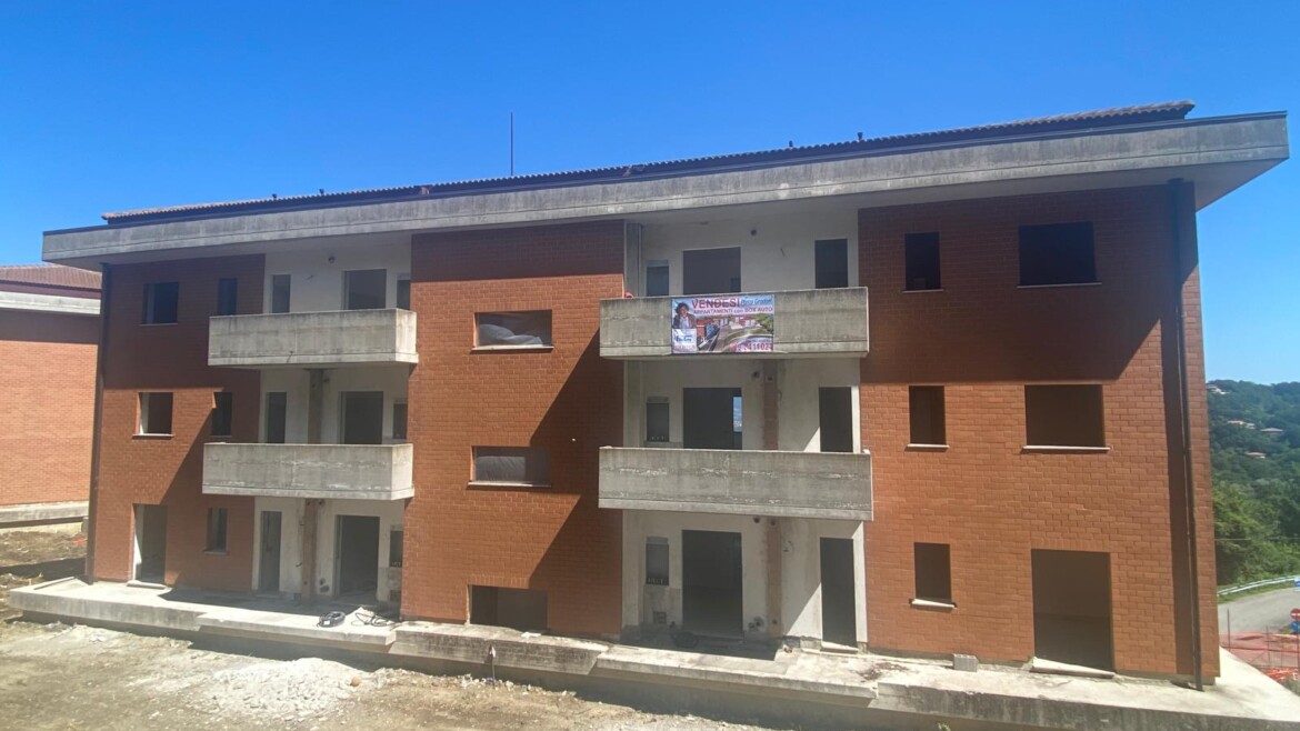 MANOCALZATI (AV) PARCO GRADONI – PRENOTASI APPARTAMENTI
